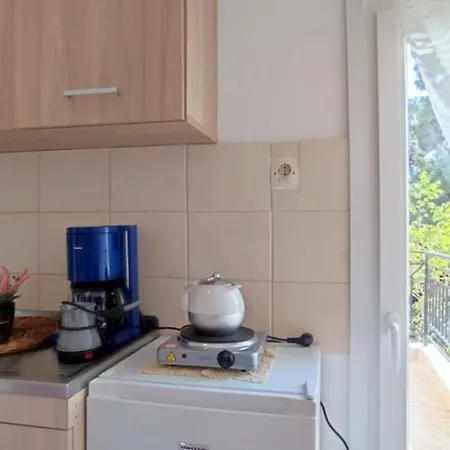 Little Hause Psakoudia