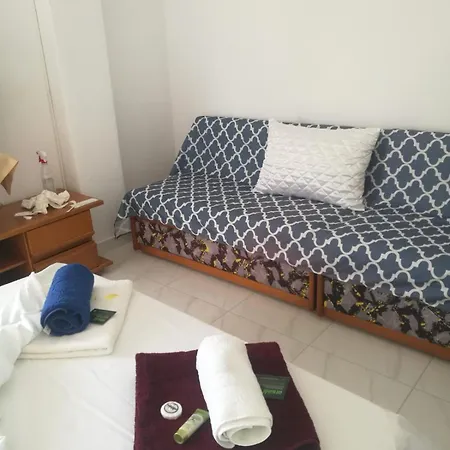 Little Hause Psakoudia