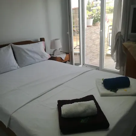 Little Hause Πανσιόν Ψακούδια