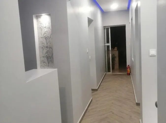 Little Hause 3*