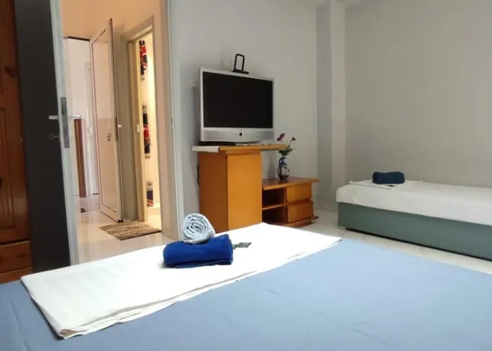 Little Hause 3*