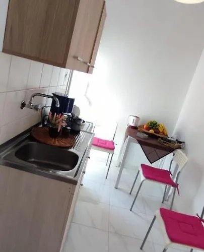 Little Hause Psakoudia