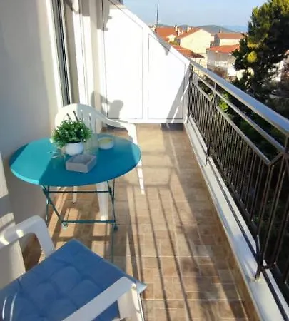 Little Hause 사코우디아